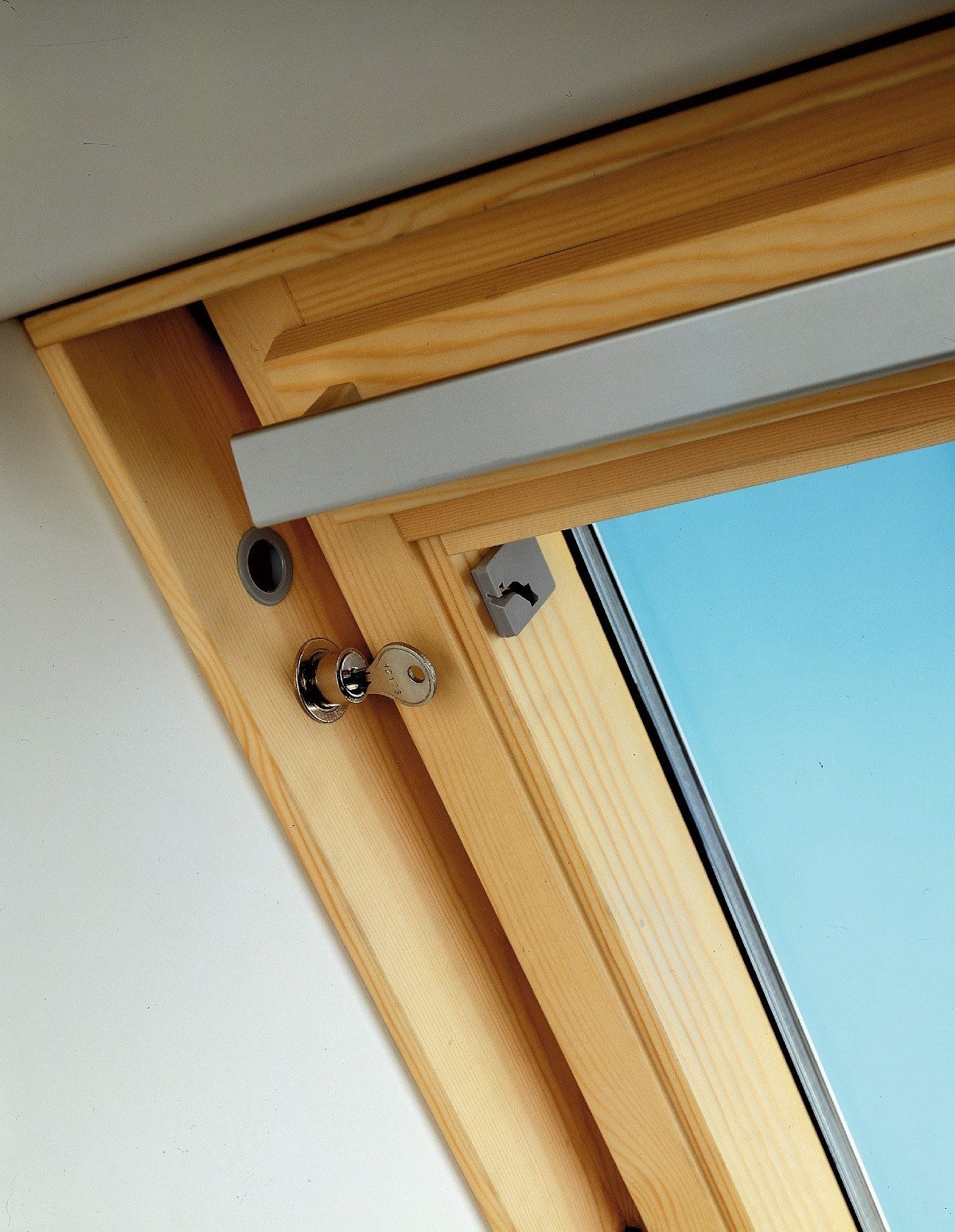 Ensure your safety with the VELUX Security range! Yard Direct